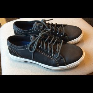 Men’s Skechers sneakers